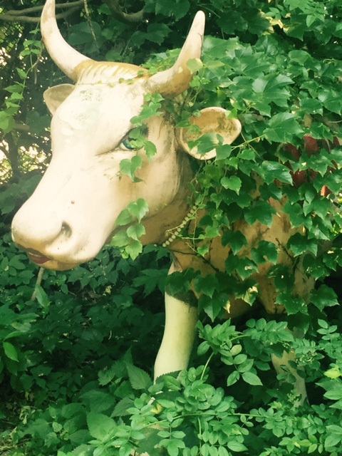 Cow-Sculpture